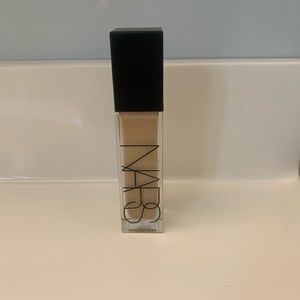 Natural Radiant Longwear Foundation